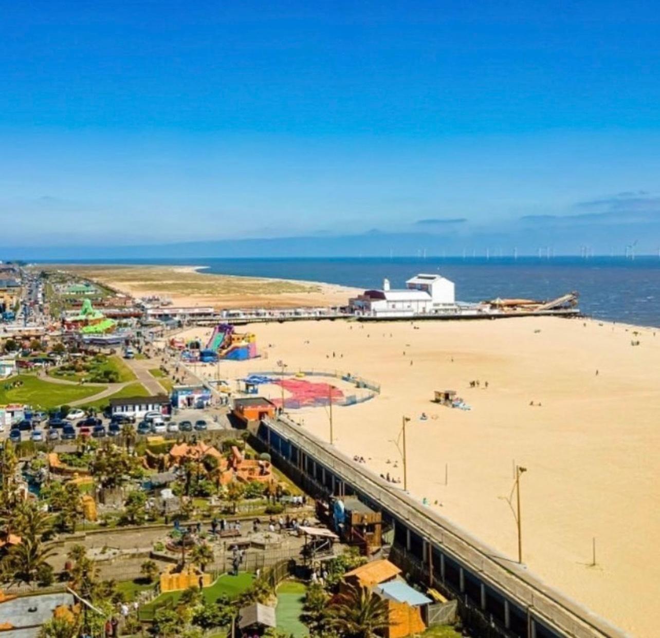 Hotel Of Wizardry Great Yarmouth Esterno foto