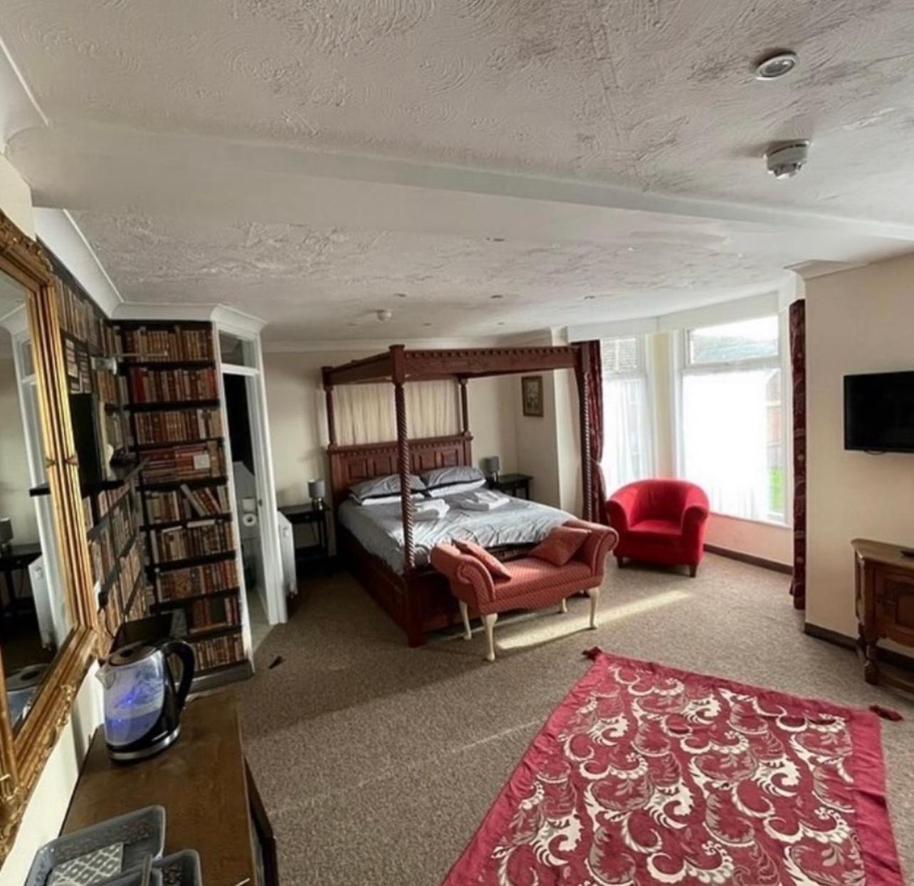 Hotel Of Wizardry Great Yarmouth Esterno foto