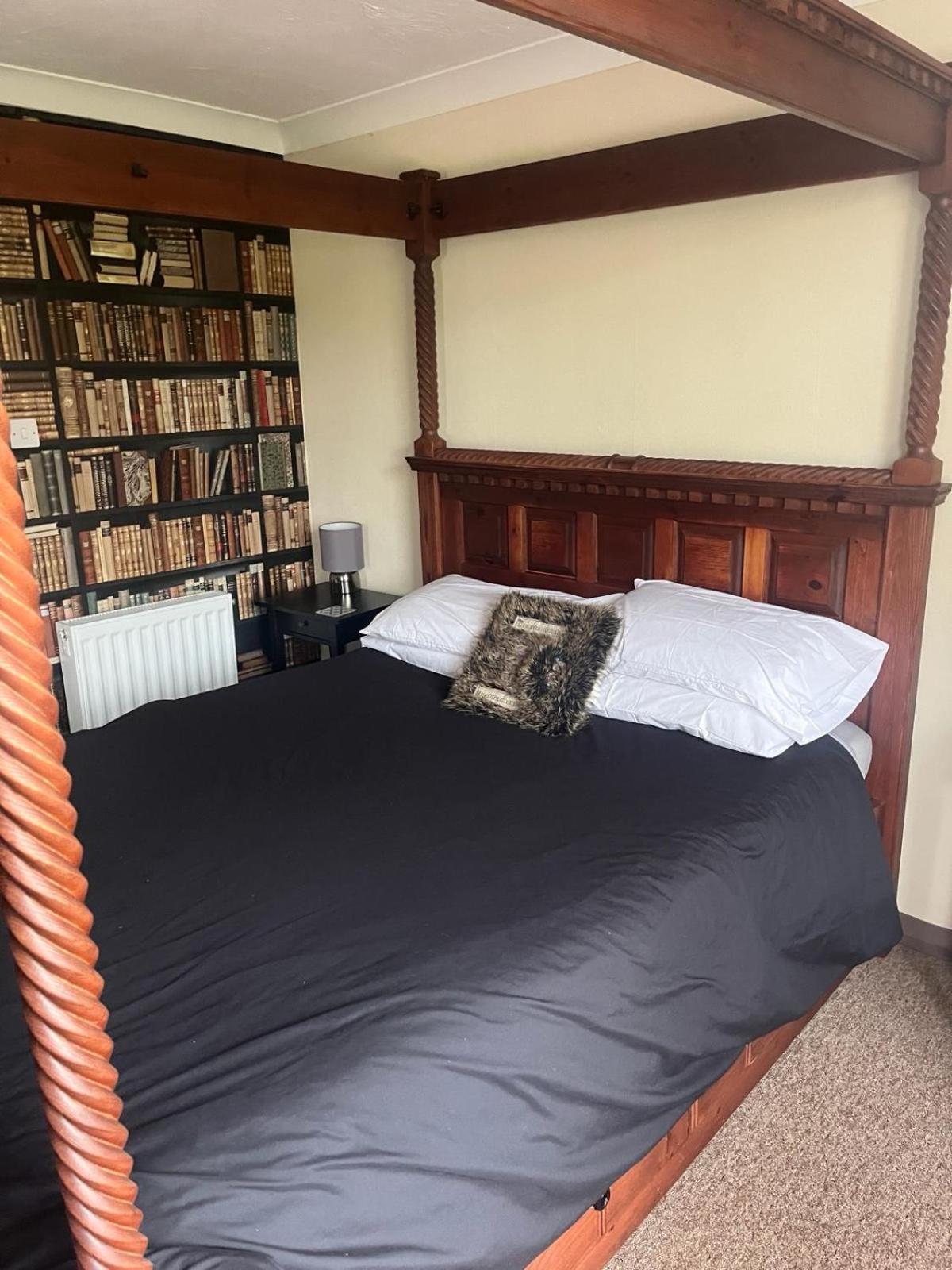 Hotel Of Wizardry Great Yarmouth Esterno foto